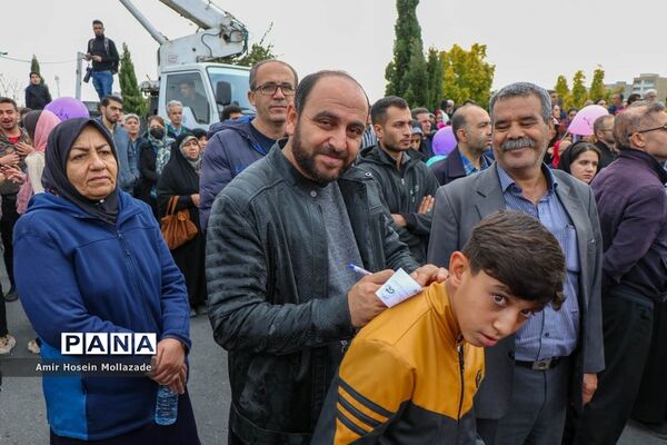 همایش پیاده‌روی خانوادگی در ارومیه