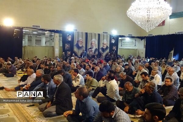 اقامه نماز عبادی سیاسی جمعه در مصلی نماز جمعه پرند