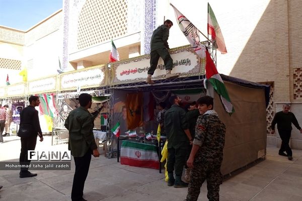 اقامه نماز عبادی سیاسی جمعه در مصلی نماز جمعه پرند