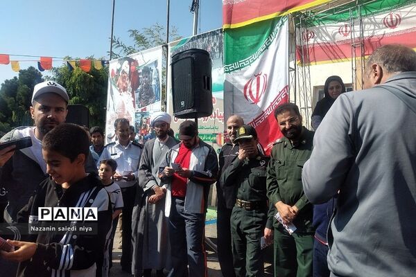همایش پیاده‌روی خانوادگی در پارک پرچم رودهن