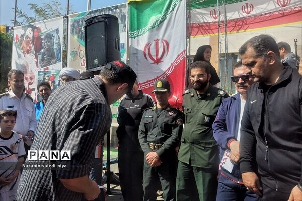 همایش پیاده‌روی خانوادگی در پارک پرچم رودهن