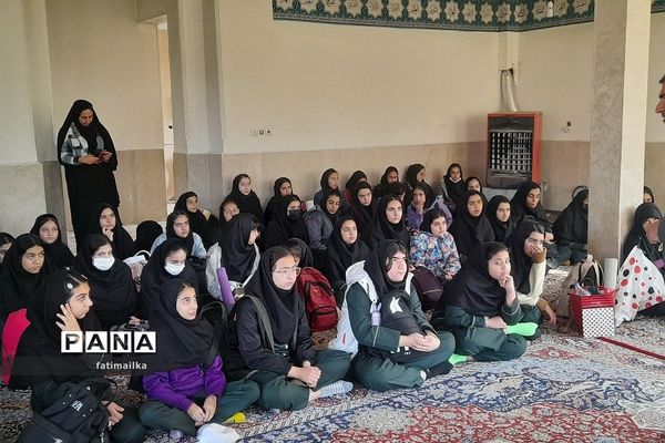اردوی یک‌روزه علمی تربیتی دانش‌آموزان دبیرستان شهید سردار سلیمانی شهرستان فیروزکوه در اردوگاه نور