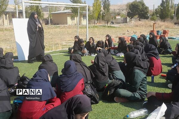 اردوی یک‌روزه علمی تربیتی دانش‌آموزان دبیرستان شهید سردار سلیمانی شهرستان فیروزکوه در اردوگاه نور