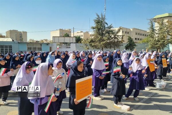 پویش طوفان آب در دبستان دخترانه شهید جاجرودی آموزش و پرورش منطقه 4