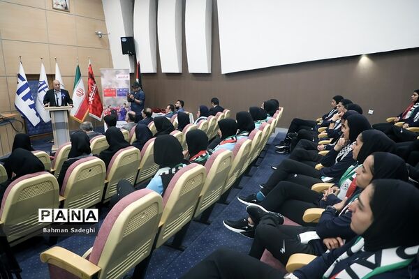 مراسم بدرقه اعضای تیم ملی فوتبال بانوان