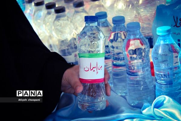 نواختن زنگ همبستگی و مقاومت و برگزاری پویش طوفان آب در دبیرستان حضرت معصومه منطقه ۶