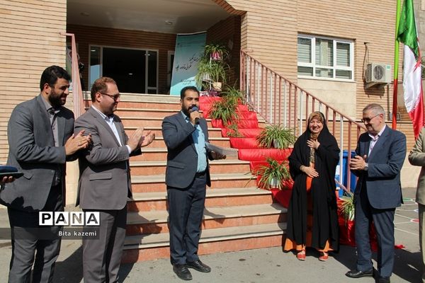 برگزاری مراسم بزرگداشت پیوند اولیا و مربیان در دبستان حضرت معصومه(س) ناحیه‌یک شهرری