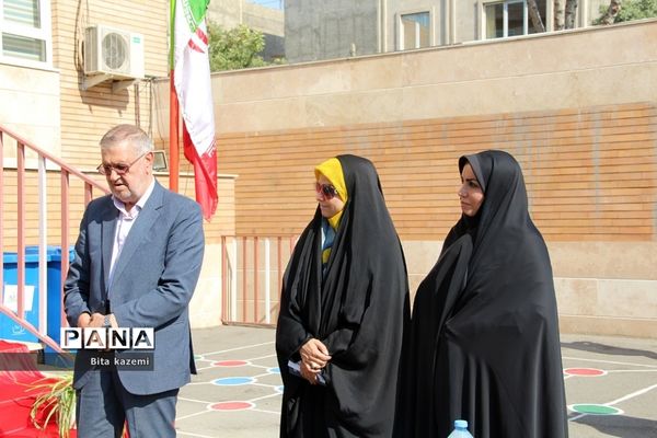 برگزاری مراسم بزرگداشت پیوند اولیا و مربیان در دبستان حضرت معصومه(س) ناحیه‌یک شهرری