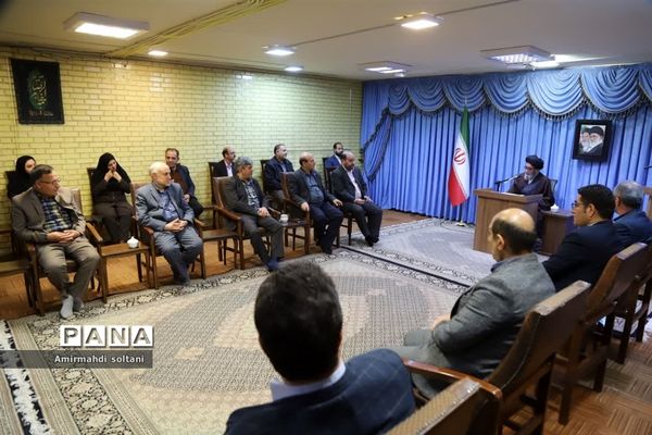 دیدار کارکنان بیمه سلامت با امام جمعه تبریز