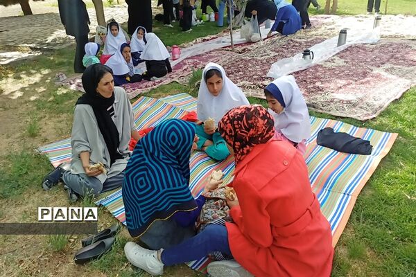 پیاده‌روی بزرگ دانش‌آموزی در شهر سورمق