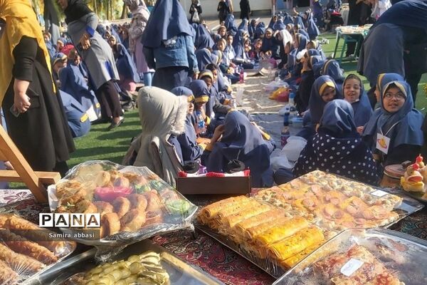 جشنواره غذا در دبستان شهید سجادیان رودهن
