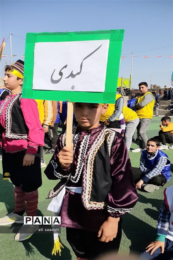 آیین افتتاحیه مسابقات ورزشی دانش‌آموزان شهرستان کلات(یادواره شهدای شهر چنار)طرح امیدستان۱۰۰