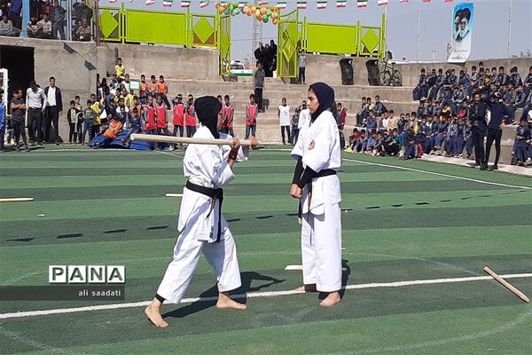 آیین افتتاحیه مسابقات ورزشی دانش‌آموزان شهرستان کلات(یادواره شهدای شهر چنار)طرح امیدستان۱۰۰
