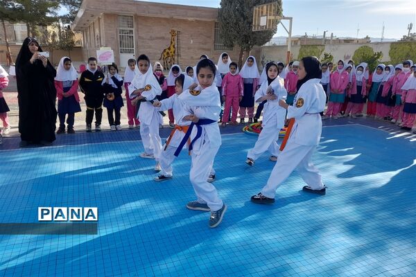 شور ونشاط در مدارس شهرستان آباده در هفته تربیت‌بدنی