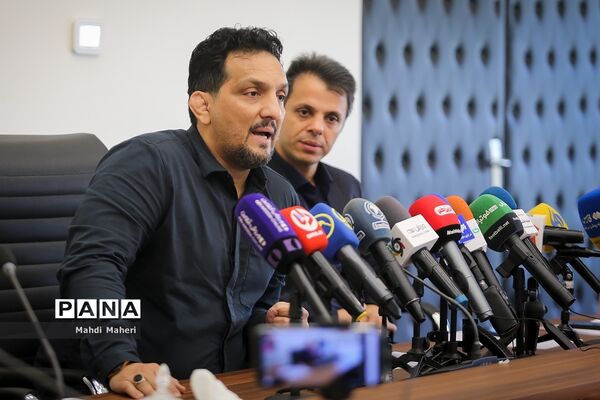 نشست خبری مربیان کشتی آزاد و فرنگی