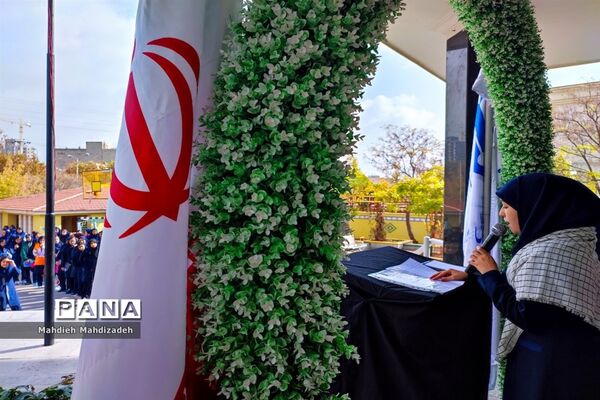 برگزاری مراسم حمایت از مردم مظلوم فلسطین در دبیرستان آرمینه مصلی نژاد ناحیه ۶ مشهد