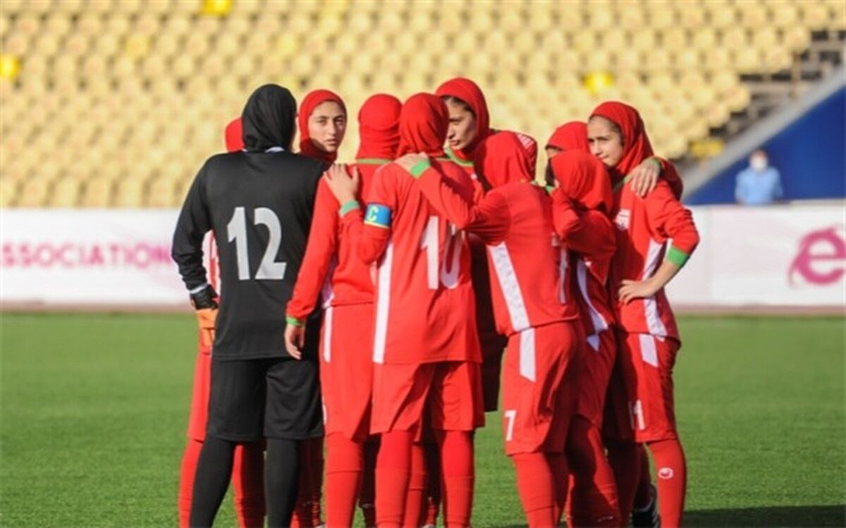 بازگشت دانش‌آموزان فوتبالیست قهرمان از تاجیکستان