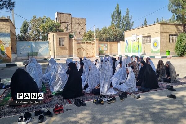 اجرای طرح نماز جماعت در دبیرستان دخترانه عدالت شهر جوادآباد