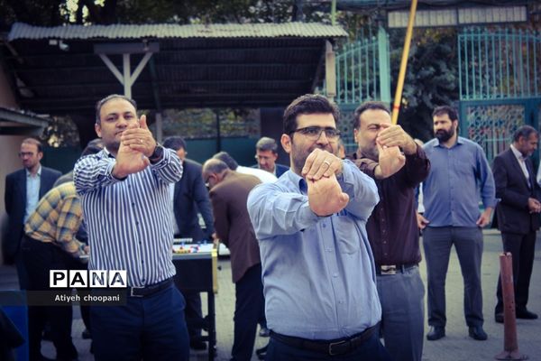 آئین گرامیداشت هفته تربیت‌بدنی با برگزاری ورزش صبح‌گاهی در اداره‌کل آموزش و پرورش شهر تهران