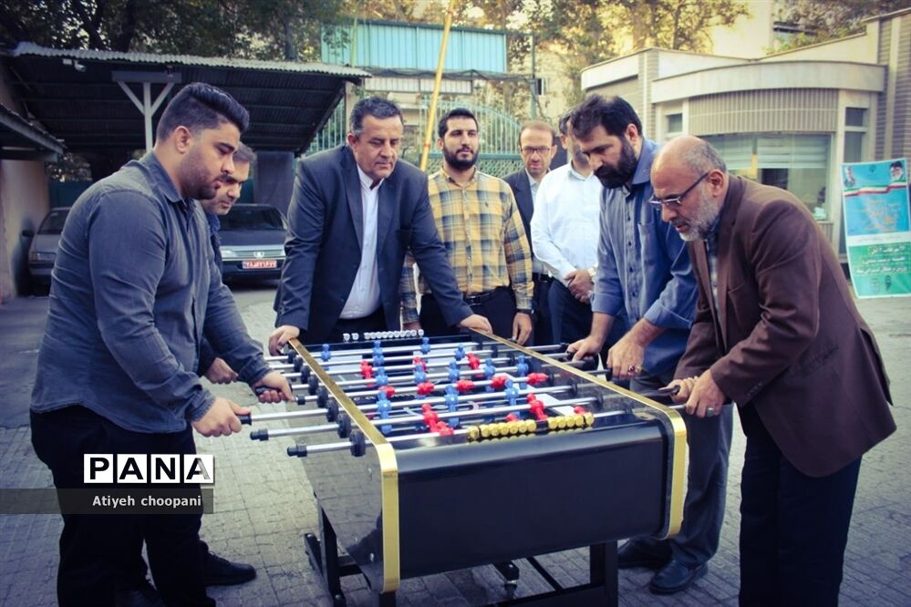 آئین گرامیداشت هفته تربیت‌بدنی با برگزاری ورزش صبح‌گاهی در اداره‌کل آموزش و پرورش شهر تهران