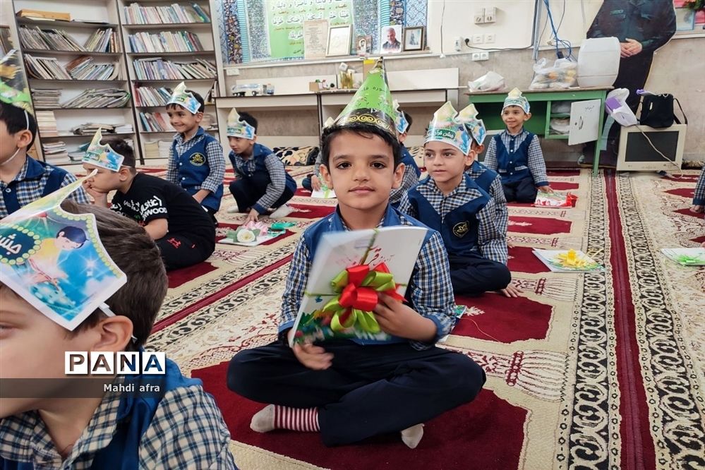 برگزاری جشن قرآن در دبستان شاهد امام کاظم (ع)
