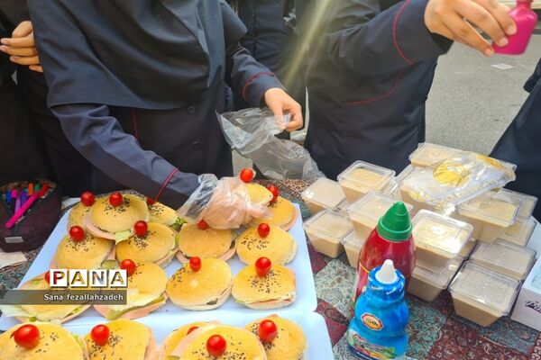 برگزاری جشنواره مدیریت هزینه درآمد در دبیرستان فرهنگ ۱۳