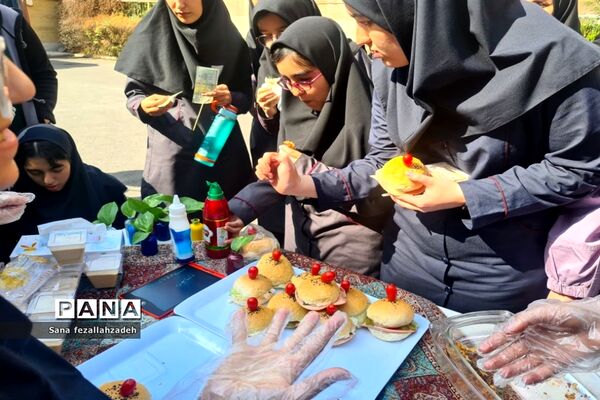 برگزاری جشنواره مدیریت هزینه درآمد در دبیرستان فرهنگ ۱۳