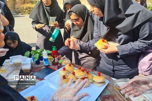 برگزاری جشنواره مدیریت هزینه درآمد در دبیرستان فرهنگ ۱۳