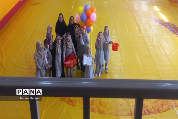 بزرگداشت هفته تربیت‌بدنی در دبستان شکوفه