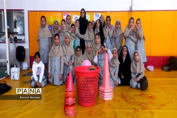بزرگداشت هفته تربیت‌بدنی در دبستان شکوفه