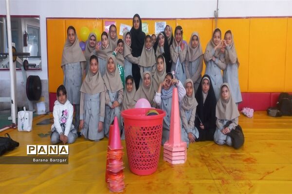 بزرگداشت هفته تربیت‌بدنی در دبستان شکوفه