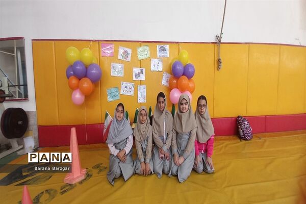 بزرگداشت هفته تربیت‌بدنی در دبستان شکوفه