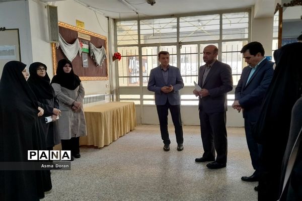 بازدید رئیس آموزش و پرورش ناحیه سه از دبیرستان حضرت زینب(س)