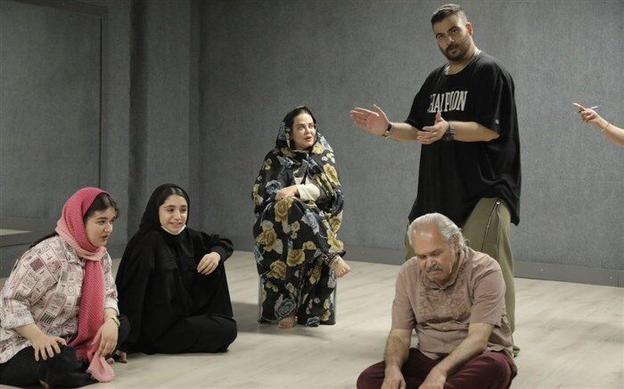 رونمایی از تیزر جدید نمایش «هوندا آدیداس ۲» در آستانه هفته آخر اجرا