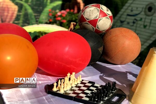 بزرگداشت هفته تربیت‌بدنی در دبیرستان شاهد ارض اقدس