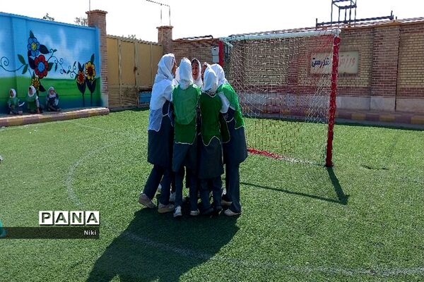 مسابقات ورزشی گرامیداشت هفته تربیت‌بدنی در آموزشگاه کوثر جوادآباد