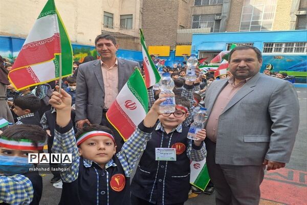 حمایت دانش‌آموزان منطقه ۱۰ از کودکان غزه