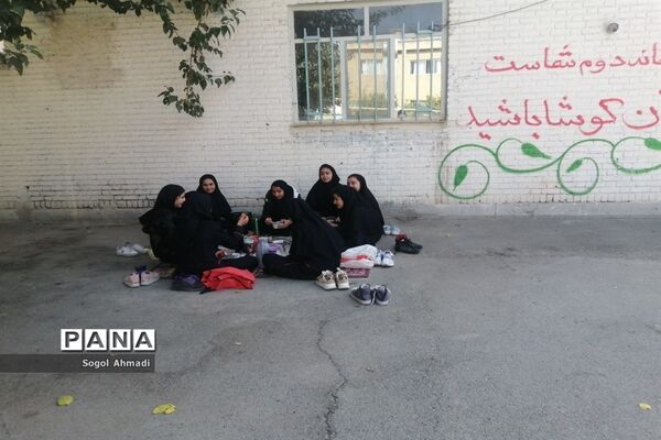 اردوی درون‌ مدرسه‌ای با موضوع سفره سلامت در مدارس شهریار