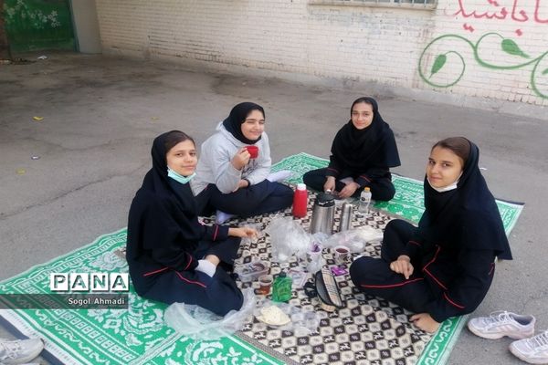 اردوی درون‌ مدرسه‌ای با موضوع سفره سلامت در مدارس شهریار