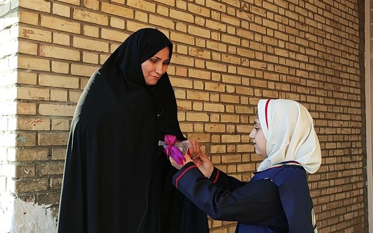 طرح «پاینده باد سلامت» در مدرسه بعثت۲ شهرستان شهریار کلید خورد/ فیلم