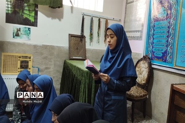 برگزاری حلقه صالحین دانش‌آموزی در دبیرستان حجاب ملارد
