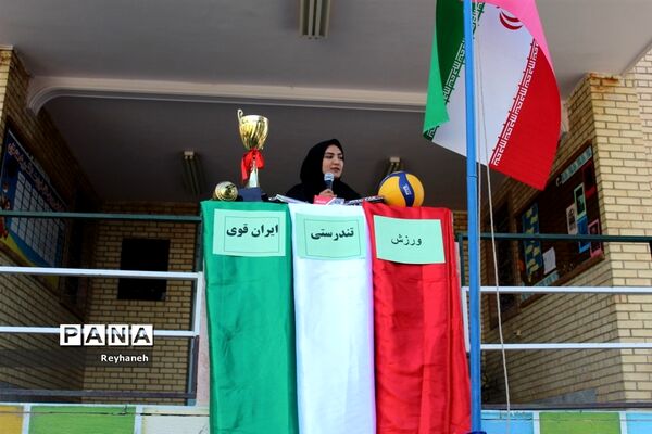 مسابقات ورزشی به‌مناسبت گرامیداشت هفته تربیت‌بدنی در آموزشگاه عدالت شهر جوادآباد