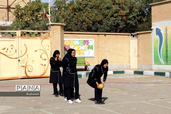 مسابقات ورزشی به‌مناسبت گرامیداشت هفته تربیت‌بدنی در آموزشگاه عدالت شهر جوادآباد
