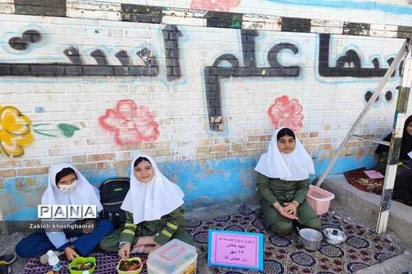 جشنواره غذای سالم و اردوی درون مدرسه‌ای در مدرسه شهید خاقانی شهرستان شیروان