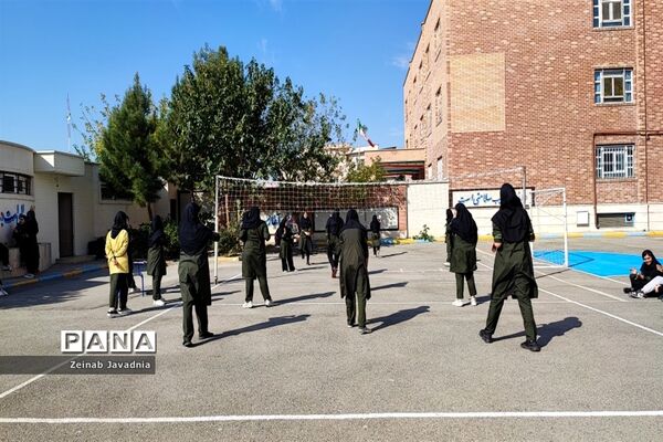 برگزاری المپیاد‌های ورزشی به‌مناسبت هفته تربیت‌بدنی در مدرسه شهدای اقتدار ملارد