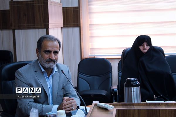 نشست  هماهنگی‌ اجرایی مراسم یوم الله ۱۳ آبان در اداره‌کل آموزش و پرورش شهر تهران