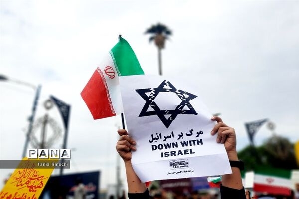 حضور دانش‌آموزان مدرسه پاینده در راهپیمایی حمایت از غزه در اهواز