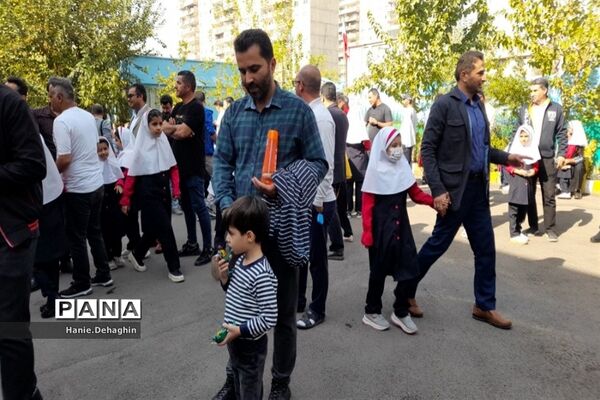اردوی درون مدرسه‌ای پدر و دختری در مدرسه بنت‌الهدی پاکدشت