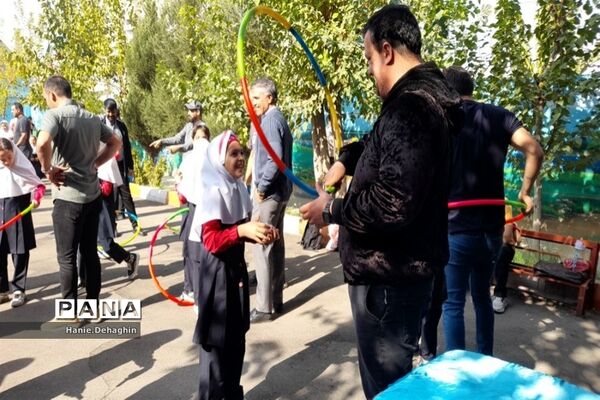 اردوی درون مدرسه‌ای پدر و دختری در مدرسه بنت‌الهدی پاکدشت