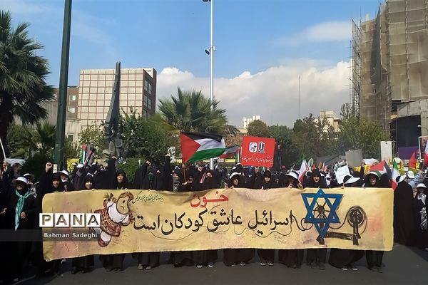 اجتماع دانش‌آموزان درحمایت از کودکان غزه